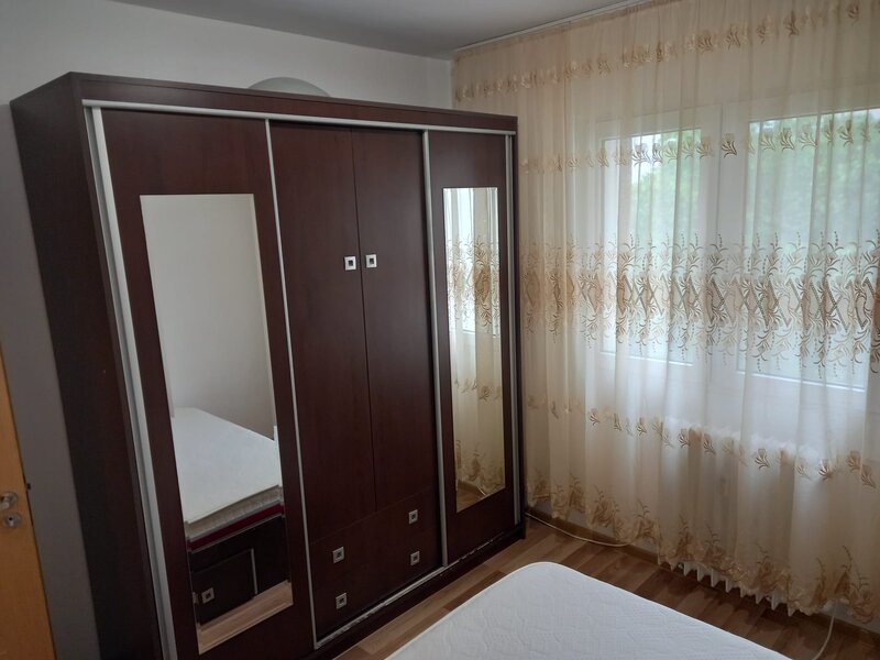 Nicolae Grigorescu, aproape de metrou, apartament 2 camere de inchiriat.