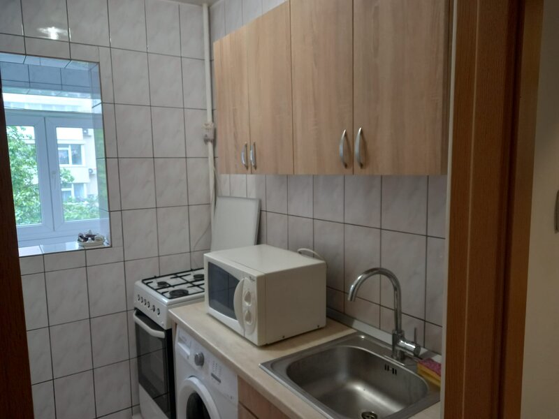 Nicolae Grigorescu, aproape de metrou, apartament 2 camere de inchiriat.